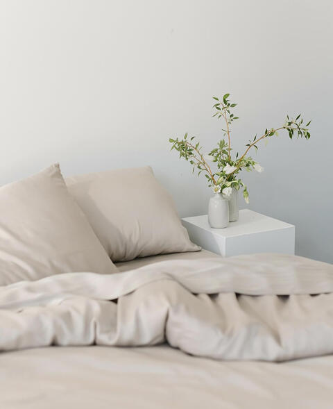 Silky soft, temperature-regulating bamboo fabric that feels like sleeping on clouds. Cozy Earth’s eco-luxury sheets transform your space into a restful retreat.